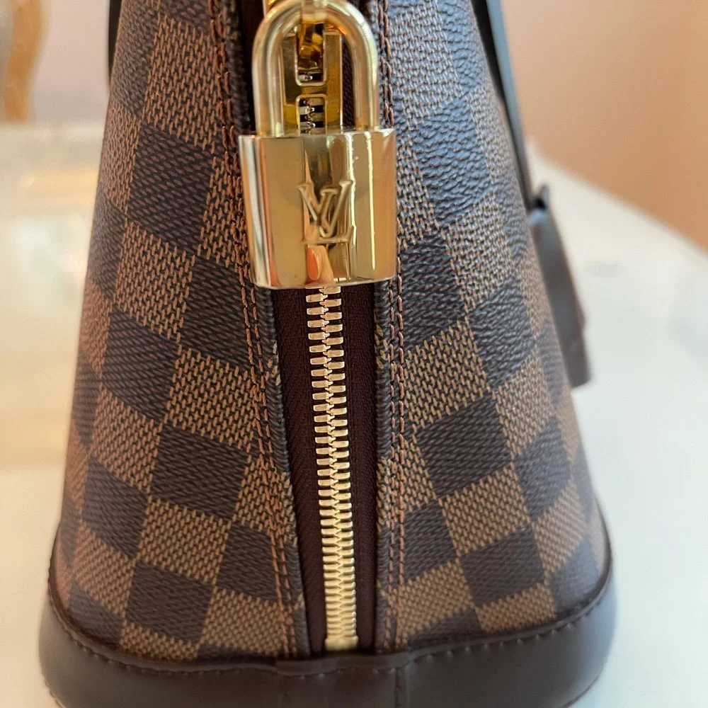 Authentic Louis Vuitton Alma Damier PM - Picture 6 of 16